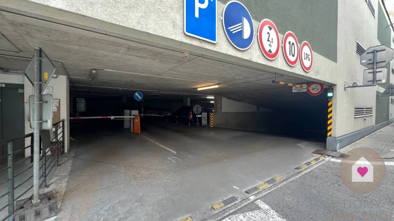 BA/RUŽINOV - Parking space for sale - garage Mraziarenska