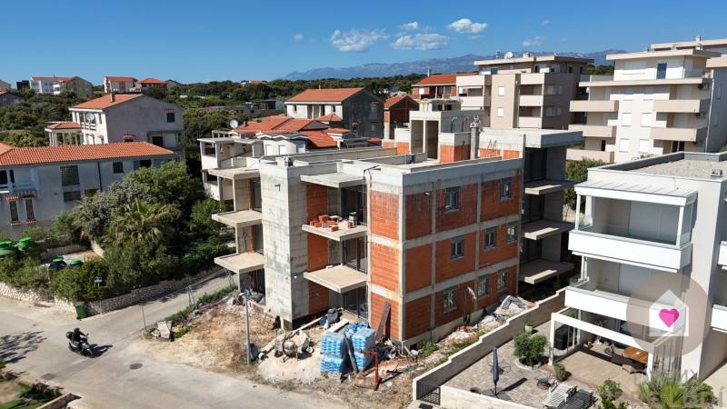 HR/PAG/MANDRE- Predaj luxusných apartmánov s terasami priamo na pláži-1.rad