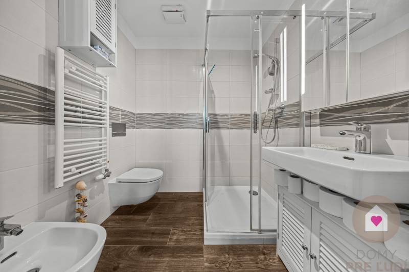 BA-Sale of a 4-room apartment in new building in Čerešne with terrace