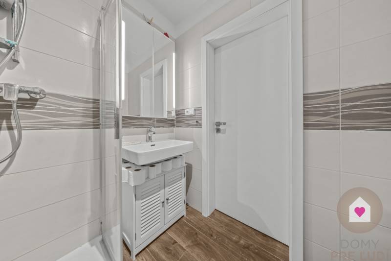 BA-Sale of a 4-room apartment in new building in Čerešne with terrace