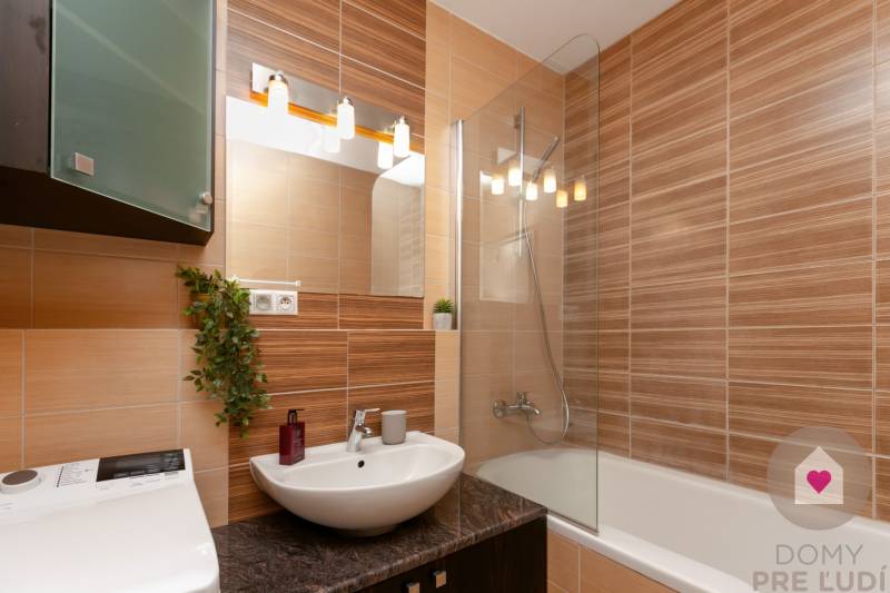 BA/RUŽINOV- 2-room apartment with private entrance and terrace