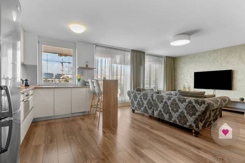 BA/RUŽINOV- 2-room apartment with private entrance and terrace
