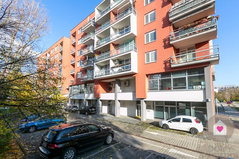 BA/RUŽINOV- 2-room apartment with private entrance and terrace