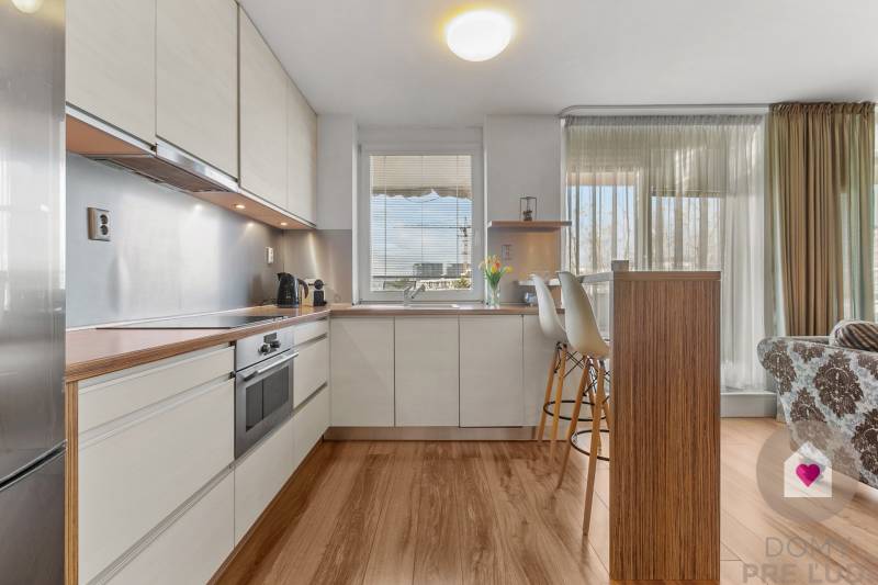BA/RUŽINOV- 2-room apartment with private entrance and terrace