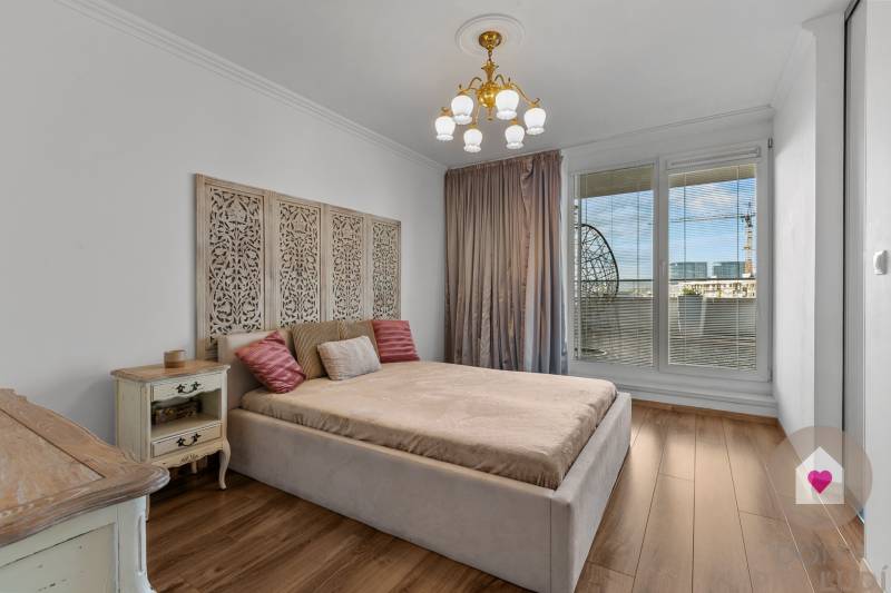 BA/RUŽINOV- 2-room apartment with private entrance and terrace