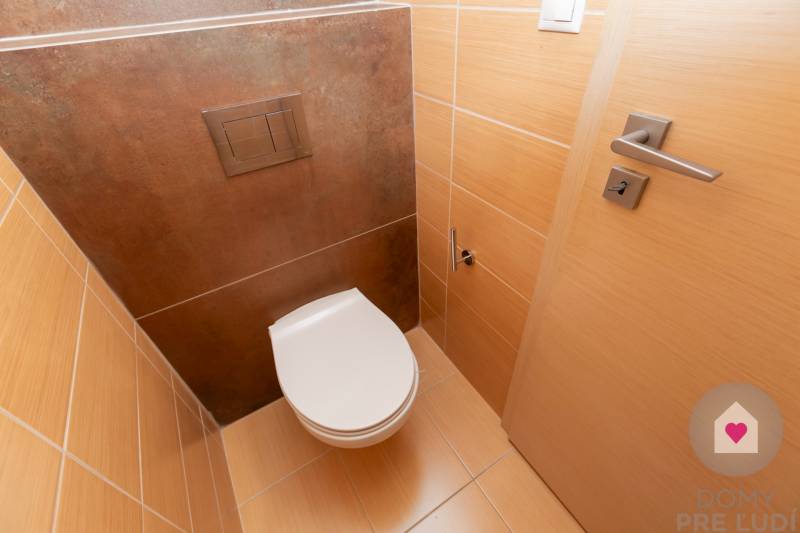 BA/RUŽINOV- 2-room apartment with private entrance and terrace