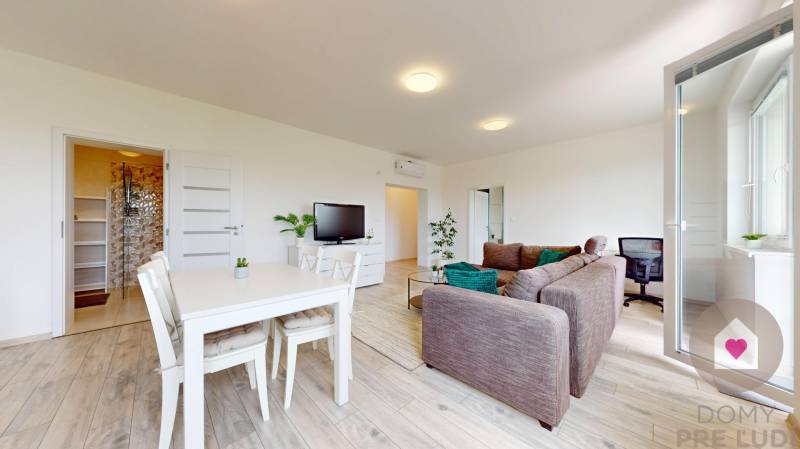 BA/RUŽINOV-Rentl of a furnished 2-room apartment with balcony +parking