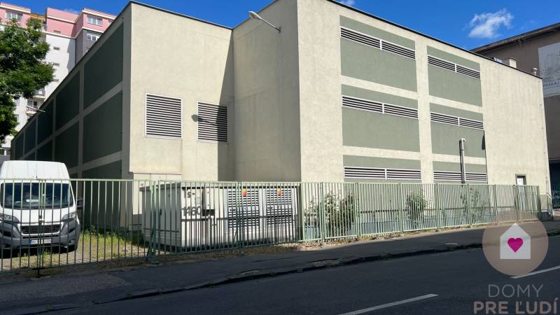 BA/RUŽINOV - Garage space for rent on Mraziarenska Street