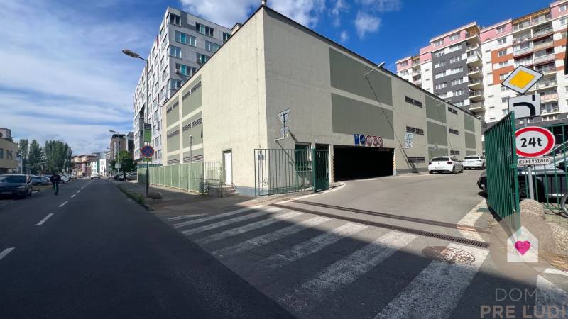BA/RUŽINOV - Garage space for rent on Mraziarenska Street