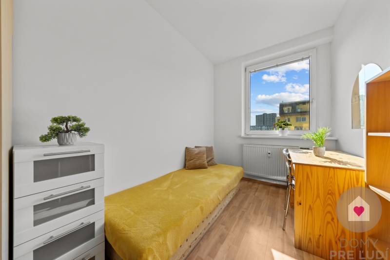 BA/PETRŽALKA-Sale of a spacious 3-room apartment with a loggia 