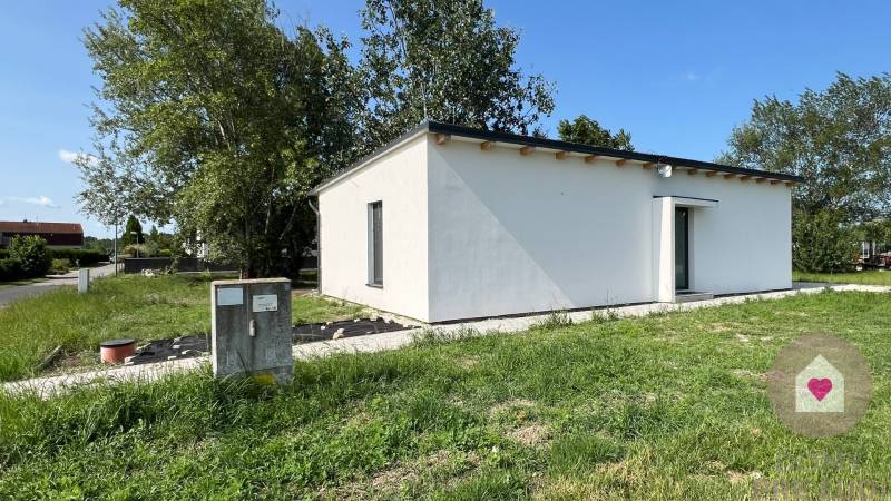 Vojka nad Dunajom - 3 bedroom holiday home with waterside services