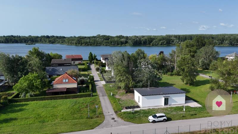 Vojka nad Dunajom - 3 bedroom holiday home with waterside services
