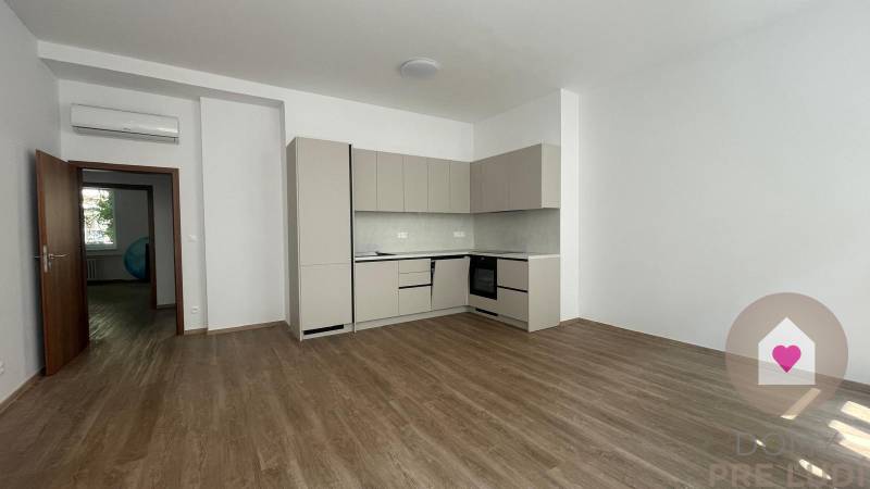 Sale Three bedroom apartment, Three bedroom apartment, Gunduličova, Br