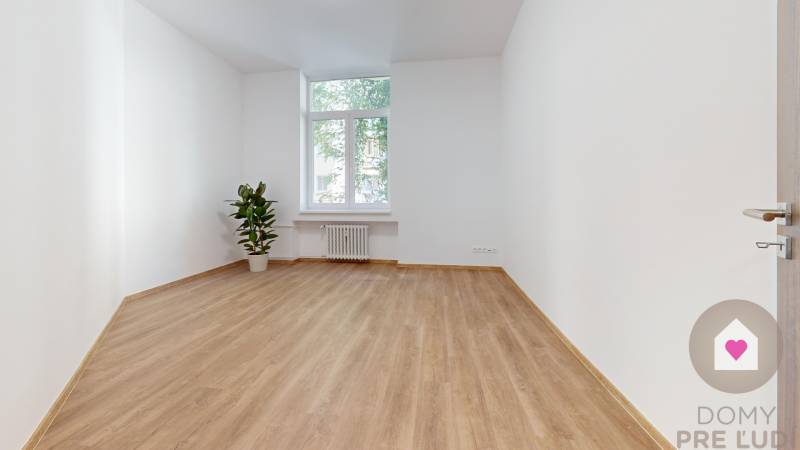 Sale Three bedroom apartment, Three bedroom apartment, Gunduličova, Br