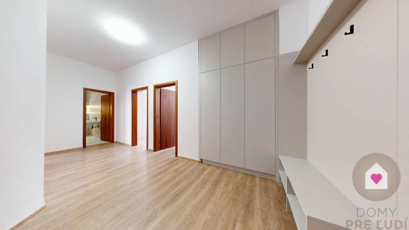 Sale Three bedroom apartment, Three bedroom apartment, Gunduličova, Br