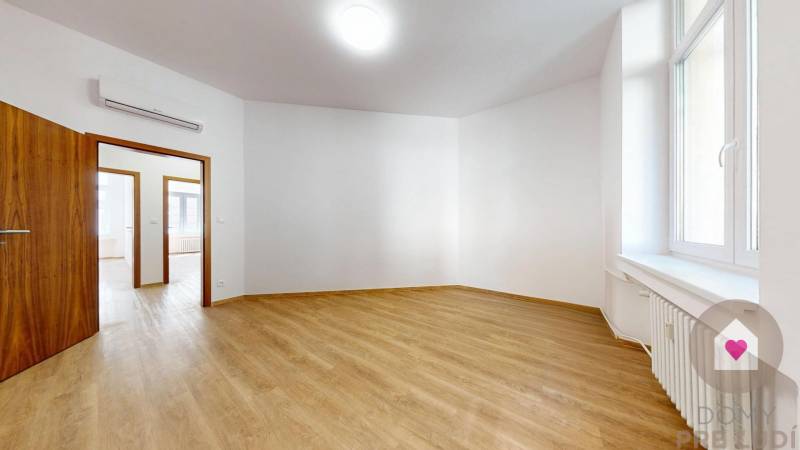 Sale Three bedroom apartment, Three bedroom apartment, Gunduličova, Br