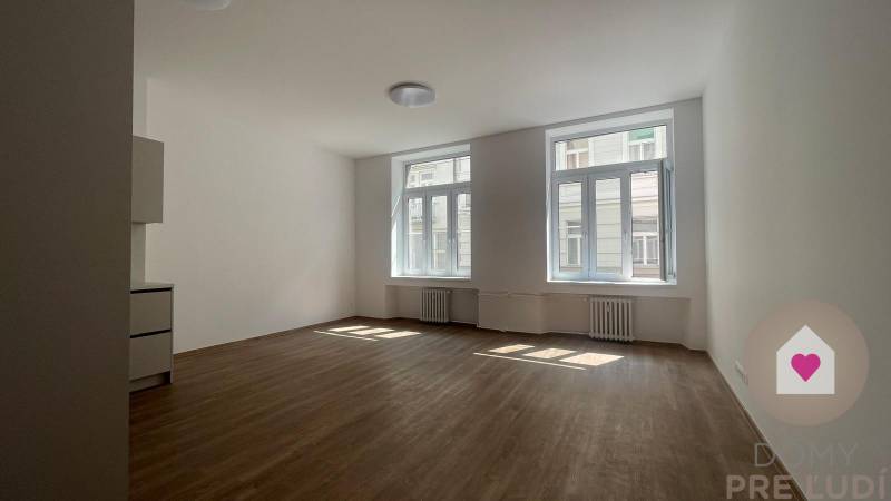 Sale Three bedroom apartment, Three bedroom apartment, Gunduličova, Br