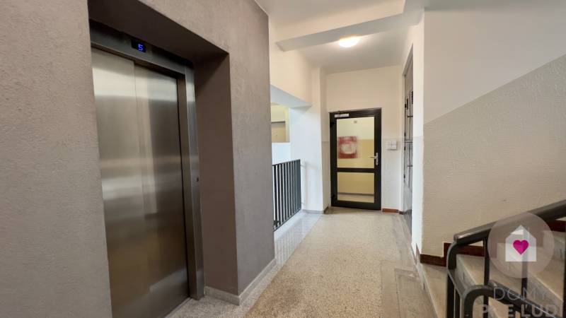 BA/RUŽINOV - Renovated 1-room apartment near Miletička for rent