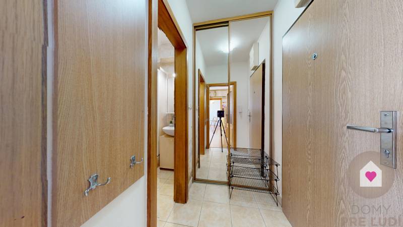 BA/KARLOVA VES- Rent of a spacious 2-room apartment with a balcony 