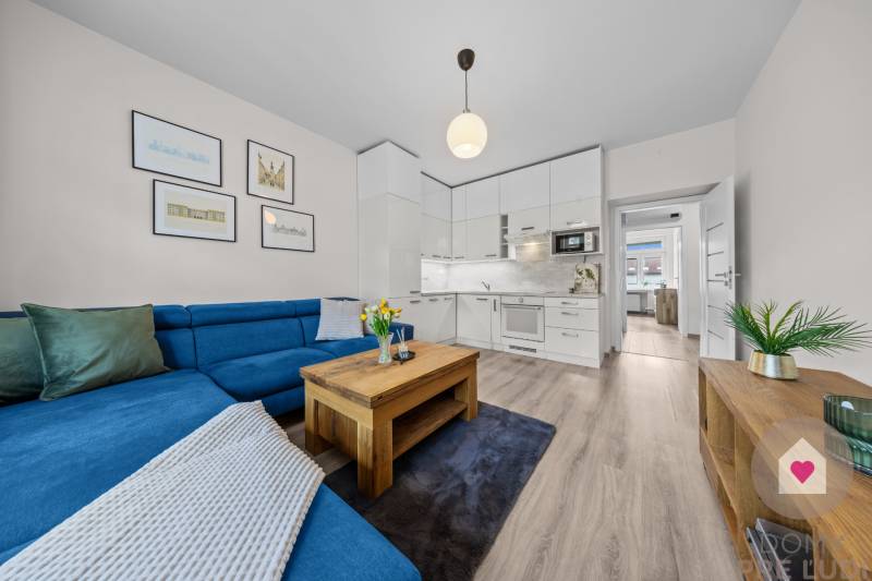 BA I-Sale of a modernly renovated 3-room apartment in a brick building