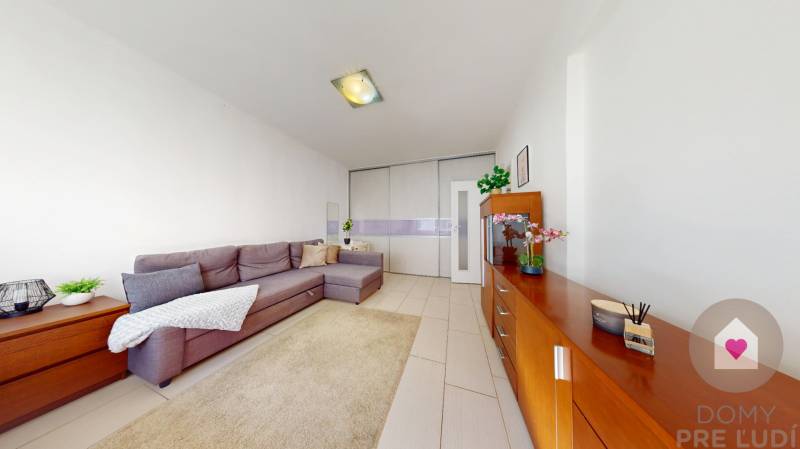 BA/RUŽINOV - Renovated 1-room apartment near Miletička for rent