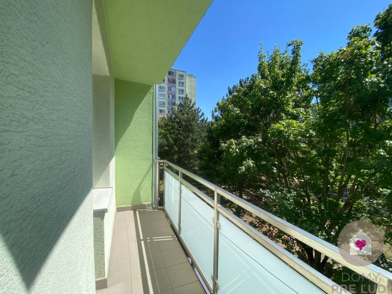 BA/NOVÉ MESTO-Rent a furnished 2-room apartment with 2 balconies 