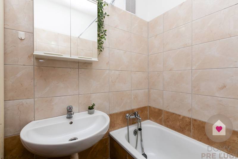 BA/PETRŽALKA-Rent a furnished 1-room apartment in a great location