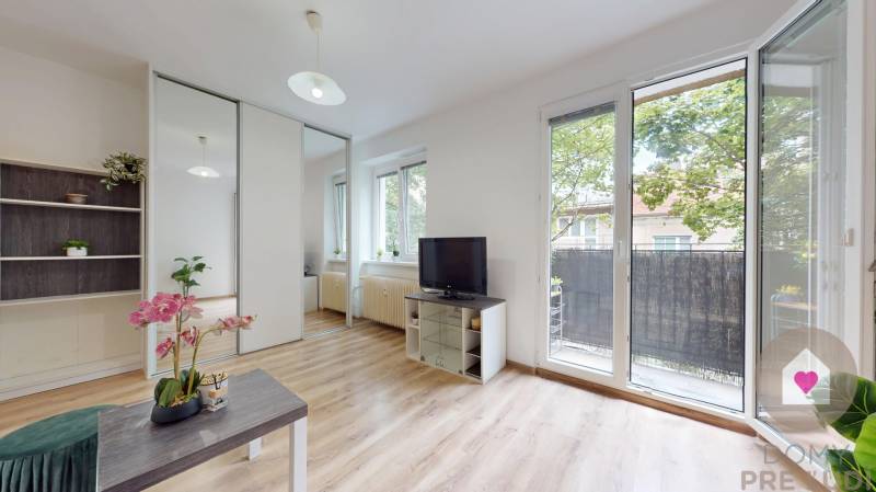 BA/RUŽINOV-Renovated studio apartment for rent with balcony near Centr