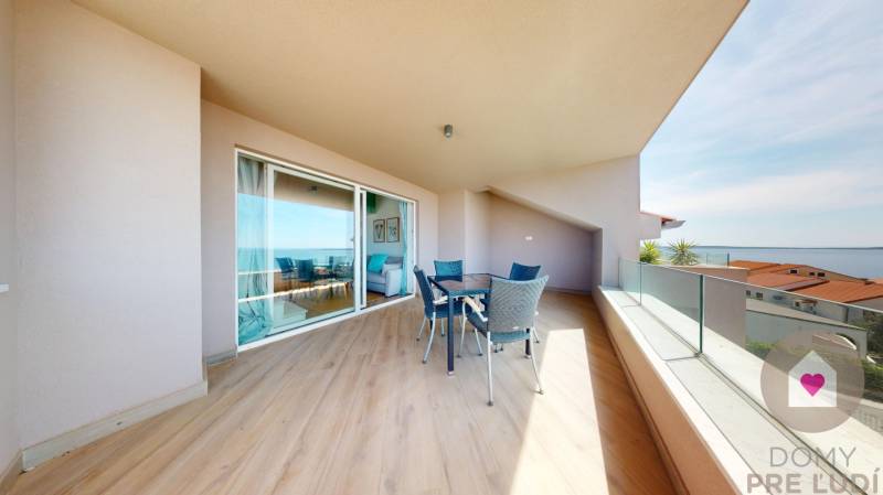 PAG/MANDRE - 2 apartments for the price of one - 190m from the sea ​