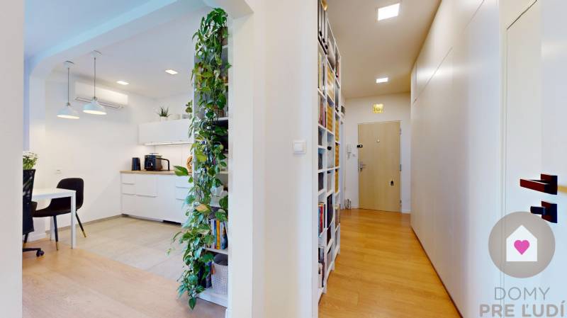 BA/RUŽINOV-Renovated 2 bedroom apartment for rent with a balcony 