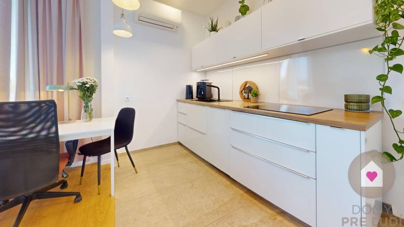 BA/RUŽINOV-Renovated 2 bedroom apartment for rent with a balcony 