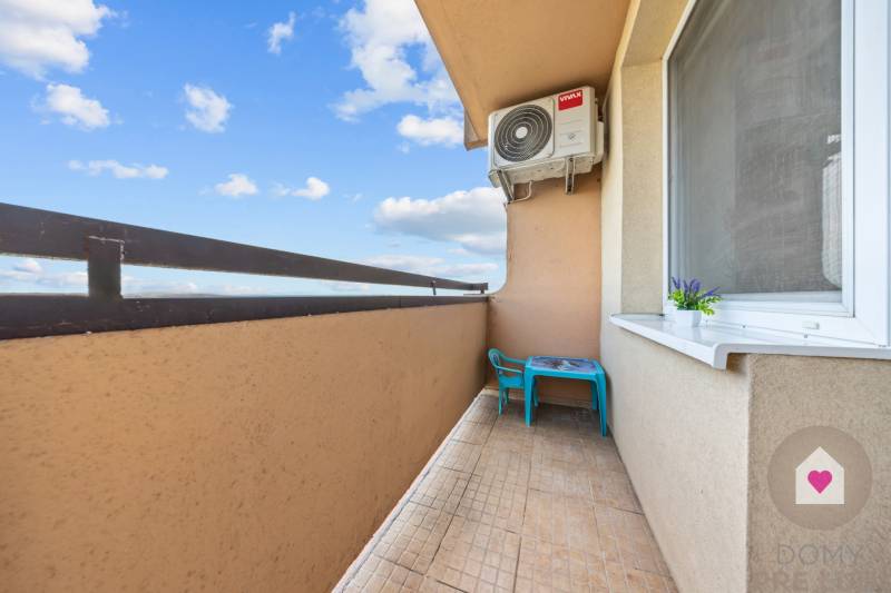 SENEC - 3-room modern renovated apartment in the center with a loggia
