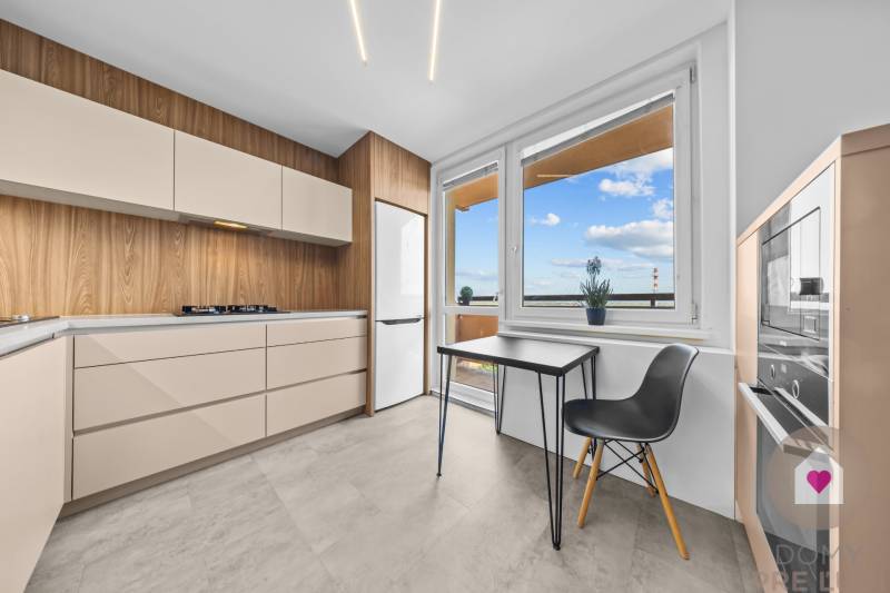 SENEC - 3-room modern renovated apartment in the center with a loggia