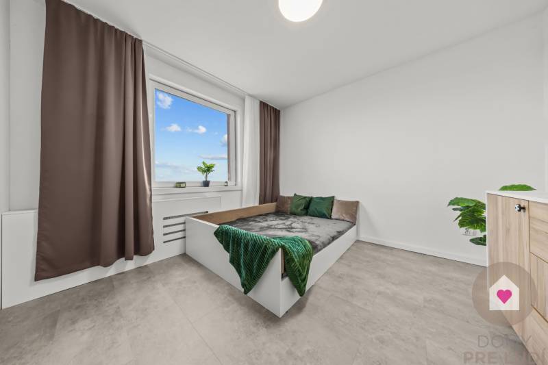 SENEC - 3-room modern renovated apartment in the center with a loggia