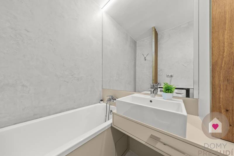 SENEC - 3-room modern renovated apartment in the center with a loggia