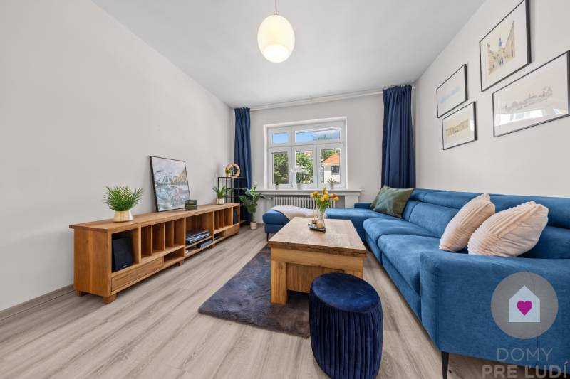BA I-Rent of a modern 3-room apartment in a brick building-Cintorínska