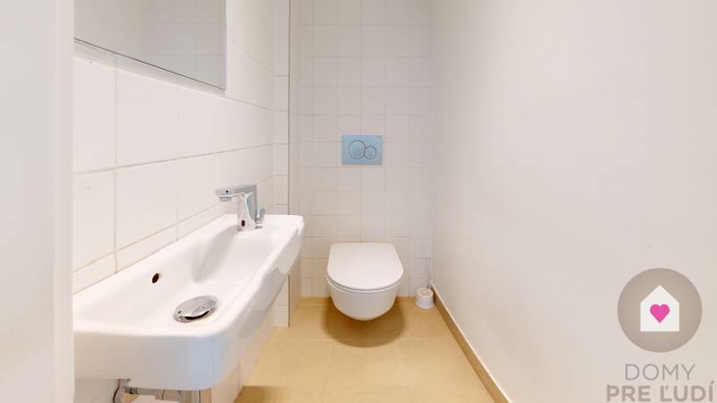 BA/NIVY - Multifunctional commercial premises at a busy address