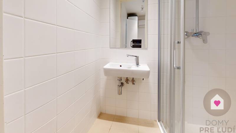 BA/NIVY - Multifunctional commercial premises at a busy address