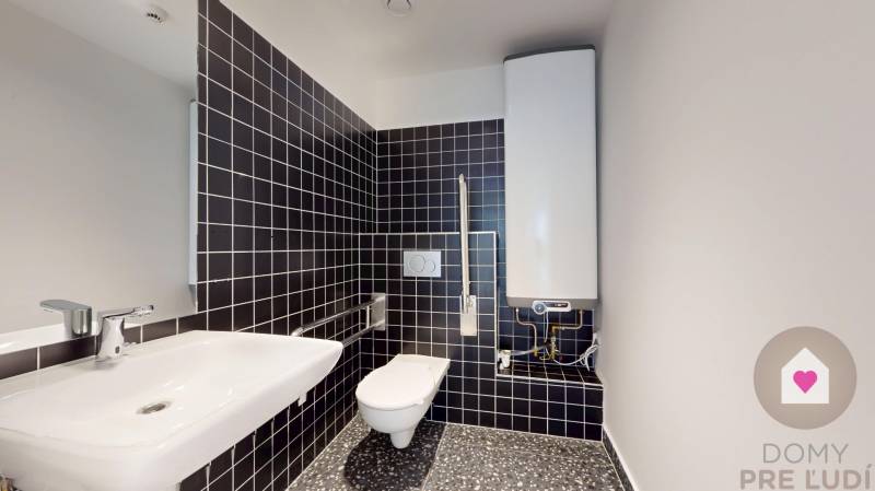 BA/NIVY - Multifunctional commercial premises at a busy address