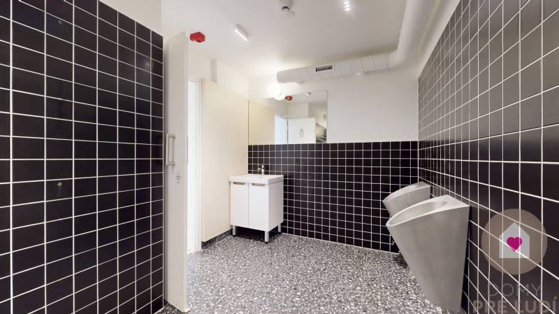 BA/NIVY - Multifunctional commercial premises at a busy address
