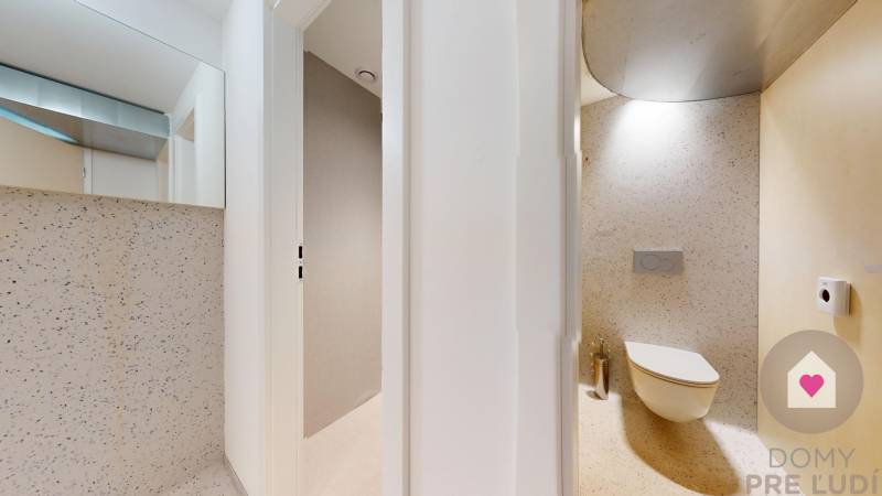 BA/NIVY - Multifunctional commercial premises at a busy address