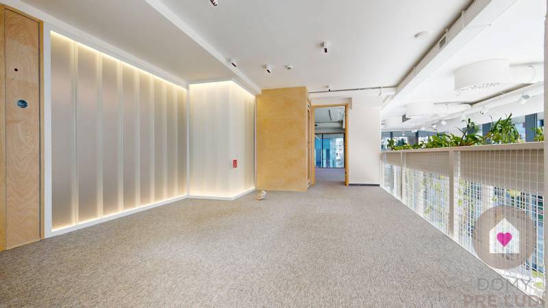 BA/NIVY - Multifunctional commercial premises at a busy address