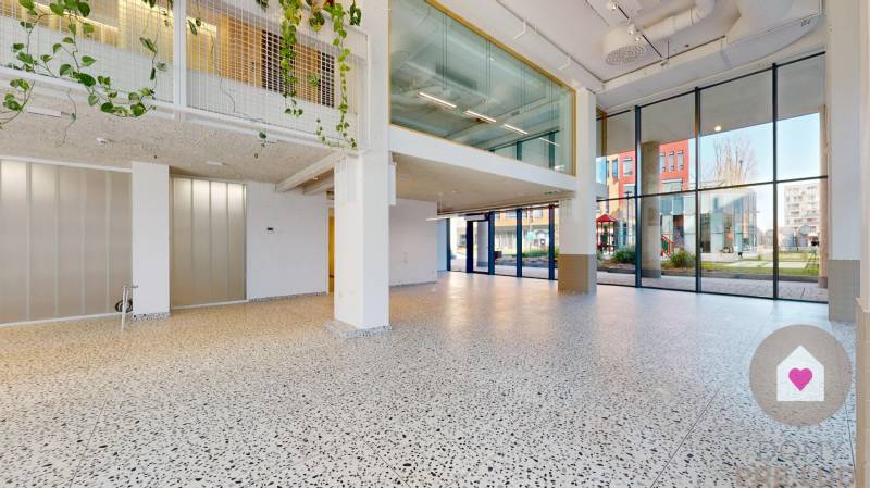 BA/NIVY - Multifunctional commercial premises at a busy address