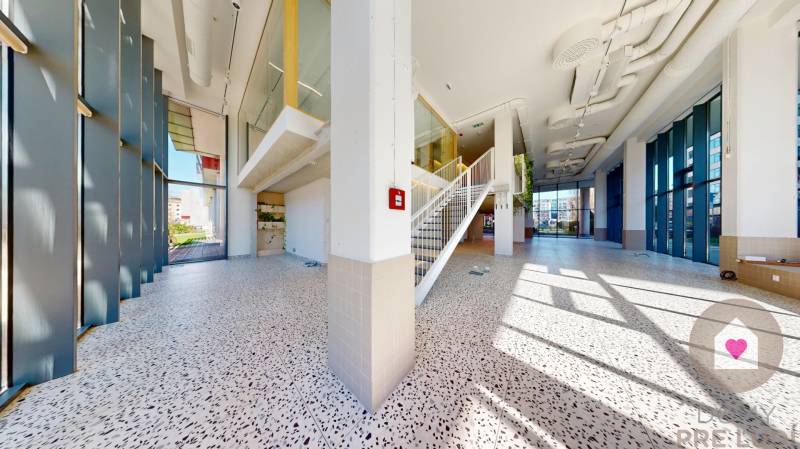 BA/NIVY - Multifunctional commercial premises at a busy address