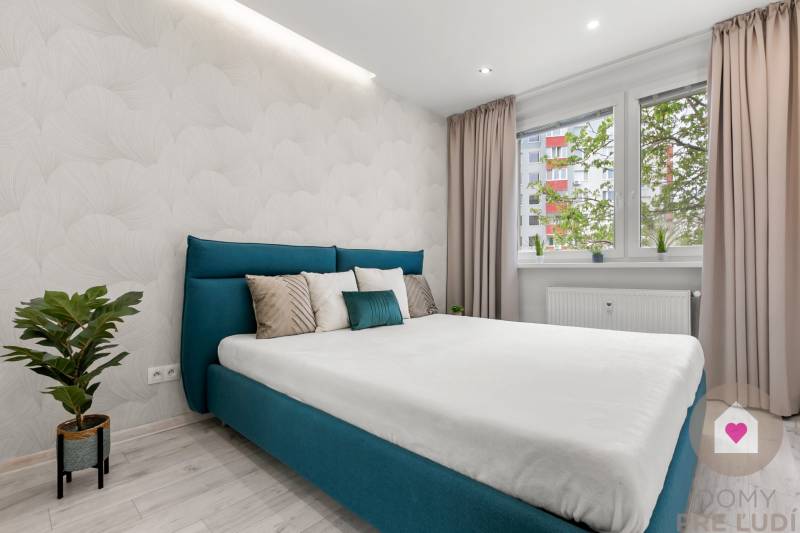 BA/PETRŽALKA-Rent a completely renovated 3-bedroom apartment with logg
