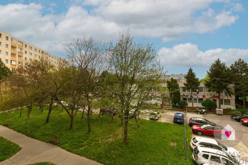 BA/PETRŽALKA-Rent a completely renovated 3-bedroom apartment with logg