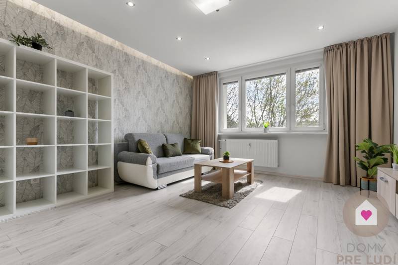 BA/PETRŽALKA-Rent a completely renovated 3-bedroom apartment with logg