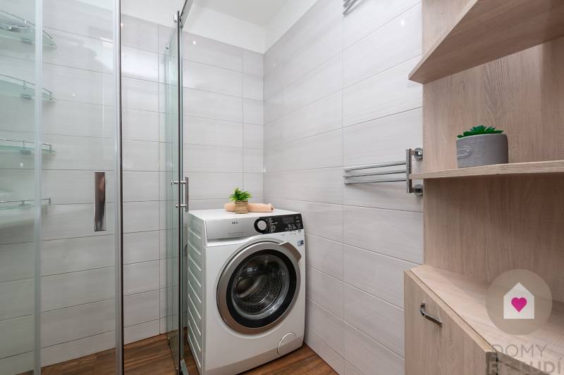 BA/PETRŽALKA-Rent a completely renovated 3-bedroom apartment with logg
