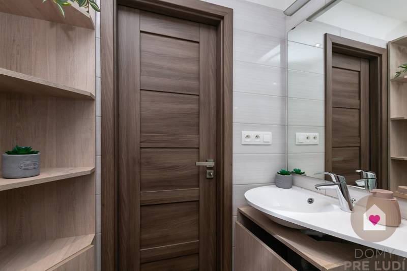 BA/PETRŽALKA-Rent a completely renovated 3-bedroom apartment with logg