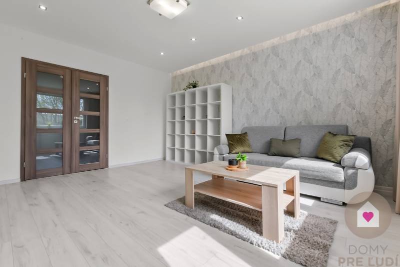 BA/PETRŽALKA-Rent a completely renovated 3-bedroom apartment with logg